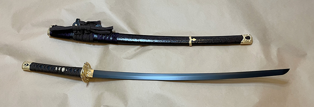 竹光模造刀 銅金太刀・銅雲鞘をベースに金金具で留めた高級感のある太刀。
